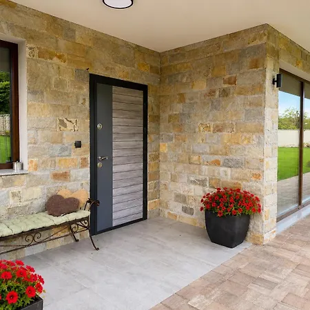 Vila Gracia House Mogilovo