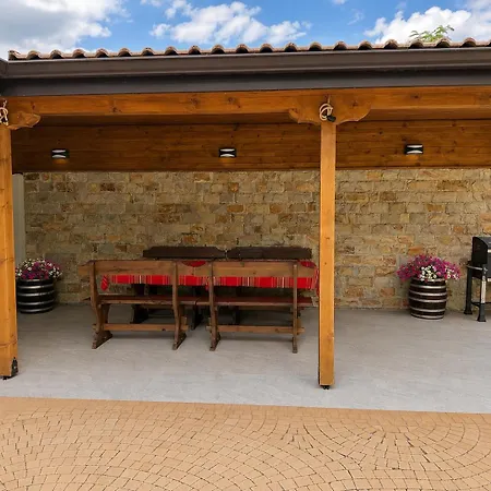Vila Gracia House Mogilovo